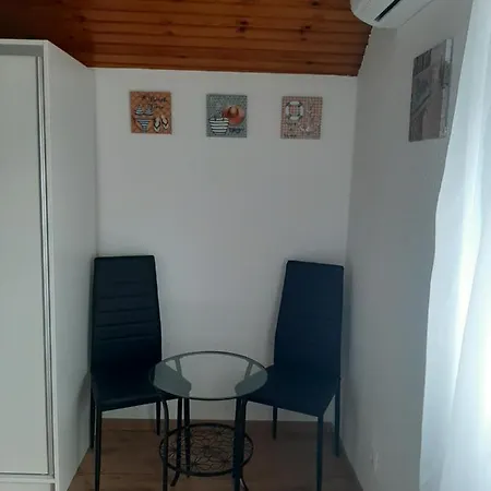 Pelso Apartmanhaz 凯斯特海伊